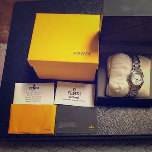 Fendi watch in good condition!!
